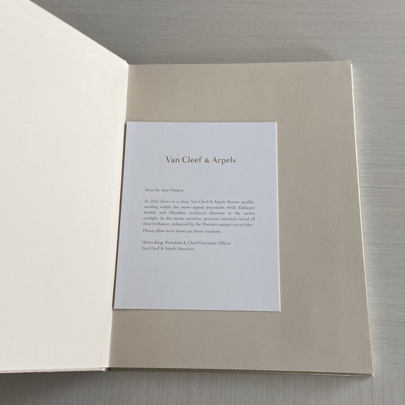 Van Cleef & Arpels Coffee Table Book - Picture 3 of 6
